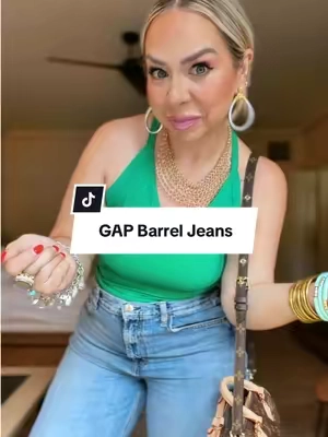 One of the best barrel jeans you’ll wear👏🏼 @Gap #barreljeans #barreljeansoutfit #midsizeoutfits #gapjeans 