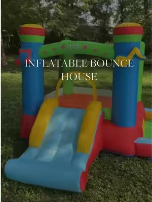 Mi bebé podría pasar horas jugando aquí y yo feliz de verlo disfrutar al aire libre 🌳🛝 @Costzon  #BackyardFun #BounceHouse #MomFinds #ToddlerActivities #OutdoorPlay 
