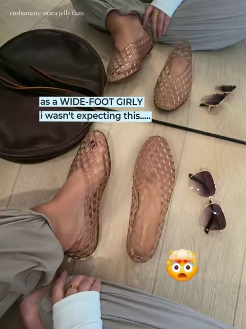 ​I am genuinely so shocked right now. 🤯✨ If you have wide feet, you already know the absolute dread of trying to wear jelly flats—it’s usually an immediate blister nightmare. But these are a literal cheat code. They are so incredibly flexible, don’t pinch or rub at all, and that built-in memory foam cushion makes them feel like a dream. I'm usually a 9.5 & I got the 9. Honestly could jace sized down to the 8.5. Going back for the tortoise print!!! @Cushionaire  #cushionaire #widefootfriendly #jellyshoes  #styleinspo #tiktokshopcreatorpicks 