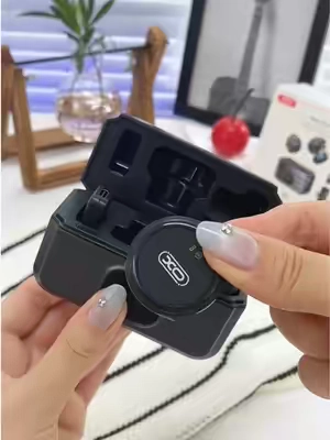 Micrófono Lavalier inalámbrico con reducción de ruido, estuche de carga, receptor de solapa con clip - Equipo de vlogging, configuración de podcast, herramientas de creación de contenido para iPhone, iPad, teléfonos inteligentes Android, grabación portátil USB Plug-and-Play (negro)#SummerWins #DealsForYouDays #imprescindible #tendencia #fyp #util #esencial #gadgetviral #viral #parati #recomendado #comprarentiktok #tiendadetiktok #compraya #bonito #calidad 