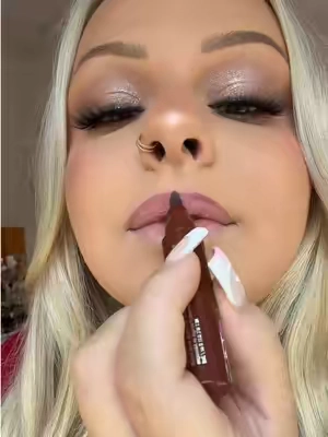 This lip?!!! I will never get over this lip stain marker and the staining power 😭✨🩷 #makeuphacks #lipstainmarker #lipstainviral #liplinerhack #lipcombo 
