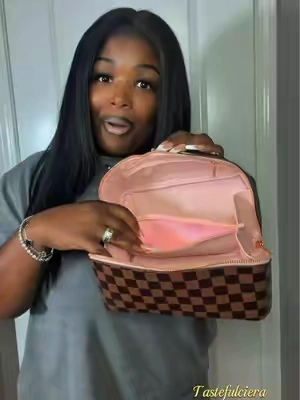 I think I’m keeping it as a handbag #makeupbag #handbag #tiktokshopsummersale #tiktokshopfind