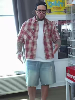 #jorts #flannel #flannelseason #fashion #mensfashion 