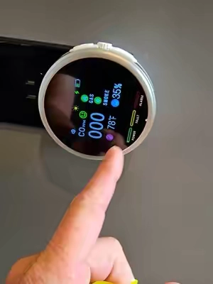 This is definitely something that every home needs! @MUTAK  #smokealarm #smokedetector #summerfinds #safetyfirst #carbonmonoxide 