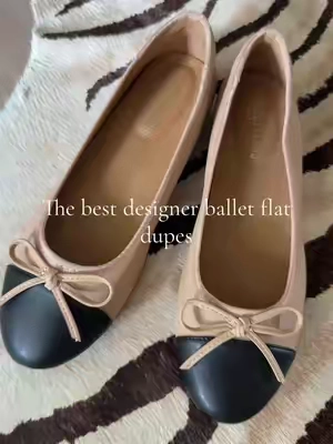 The best designer inspired ballet dupes! Im obsessed 😍 #officeshoes #chanelinspired #balletflats #flatshoes #ballerinaflats 