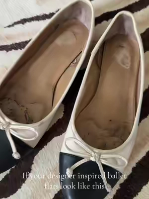 I wore my old ballet flats into the ground 😭😂 Finally found a replacement on TikTok Shop that gives the same timeless classic look but is way more comfortable. Genuine leather + memory foam = obsessed. 🤍 #tiktokshopfinds #balletflats #chanelinspired #officeshoes #flatshoes 