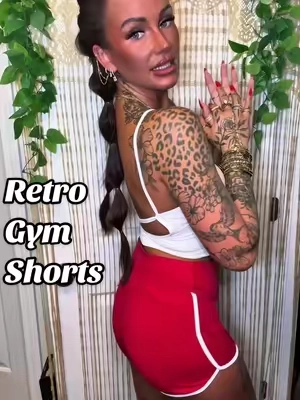 These shorts are SO flattering. 😍 Sizing: 5’9” - 150 - Wearing: L (Reordering them in my true size M) #gymshorts #loungeshorts #stretchyshorts #womensshorts 