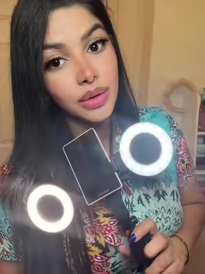 Selfie stick tripod multifuncional con luces te dejé en el link 🔗 mi recomendación #selfiestick #tripodstand #tripod #contencreator 