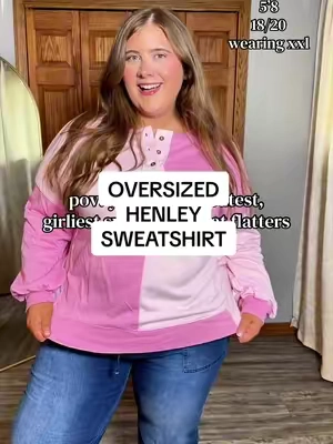 obsessed with the fit + color combo 🎀 #plussizefashion #oversized #sweatshirt #fallfashion #girlyoutfits 
