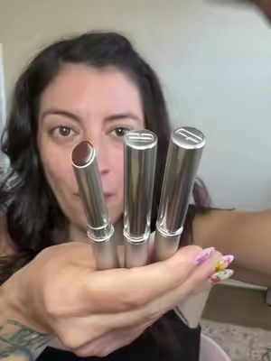 Omg don’t miss this Clinique sale on the almost lipstick honey trio! #clinique 