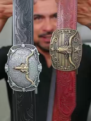 Paquete de 2 cinturones BELTROAD de estilo vaquero, con hebilla automática de toro en acabado plateado y dorado. Funcionan con sistema de trinquete, así que no traen hoyos: se ajustan al milímetro y no se deforman con el uso. La correa se corta a tu medida y la hebilla es desmontable. Ideales para el estilo western, fiestas o el diario. #Cinturones #EstiloVaquero #ModaHombre #AccesoriosDeHombre #BELTROAD 