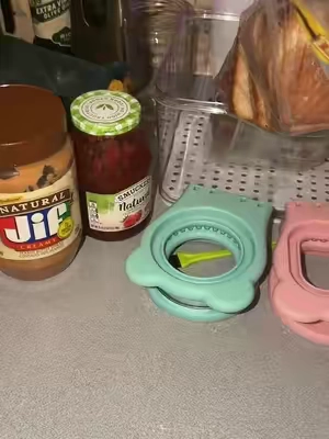 These are eliteee #uncrustable #pbandj #sandwich #food #KitchenHacks 