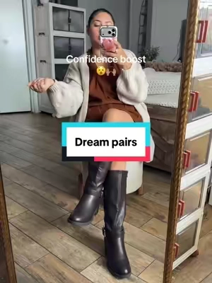 Perfect fallen winter boot keeps your legs warm easy to wear with pants, leggings, jeans, and dresses. I have it in brown fit perfect to my foot size #WinterBoots #Boots #FallBoots #dreampairs @Dr@Dream Pairs