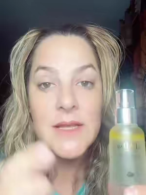 ✨ Mi piel cambió desde el primer spray… * 💛 Hidrata y deja un acabado luminoso. * 🌿 Se siente ligero y refrescante. * ✨ Ideal para un glow natural. * 💖 Perfecto antes o después del maquillaje. * 👜 Fácil de llevar y usar en cualquier momento. #GlassSkin #Skincare #FaceGlow #BeautyFinds #TikTokMadeMeBuyIt