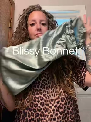 I never thought a sleep bonnet would make this much of a difference… 🤍 Waking up with less frizz, fewer tangles, and smoother hair has officially made this part of my nightly routine. If you’re investing in your hair, don’t skip what happens while you sleep. ✨ @Blissy Brand  #blissy #bonnet #curlyhairroutine #curlygirl #longcurlyhair 