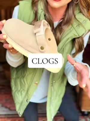 #clogs #shoes #FallFashion #fashion #womensfashion 