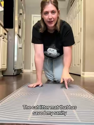 Hands down the best litter mat I have ever owned #catproducts #catlitter #catmusthaves #catlife #litterbox 