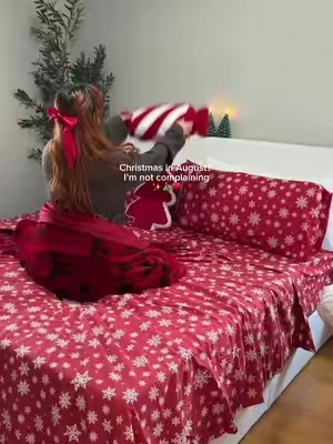 Christmas in August… and I’m already obsessed ✨🎄♥️ @elegantcomfort  #C#ChristmasBeddingC#CozyBedroomH#HolidayHomeC#ChristmasAestheticHomeDecor 