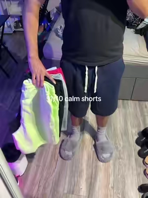 L 165 5’10. tough & affordable #outfitinspo #fashiontok #OOTD #baggyshorts #sweatshorts 