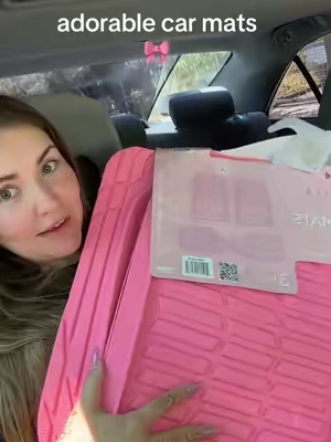 Actually, the cutest thing I’ve ever seen #caraccessories #carmusthaves #girlycaraccessories #girlyfinds #pinkaesthetic 