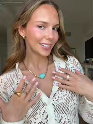 CUTEST little pop of turquoise
