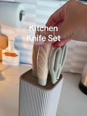 If you love neutral home decor, you’re gonnna love this #kitchenorganization #kitchenaesthetic #kitchendecor #kitchencounterdecor 