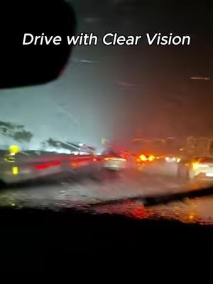 Stop!Look what l use to remove oil film from glass#car #oilfimcleaner #TikTokShopLoveAtFirstFind #tiktokshopcybermonday#winshieldcleaner