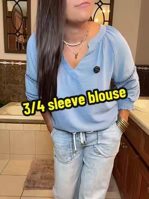 Gorgeous sleeves on this 3/3 sleeve blouse! @DOKOTOO-US #blouse #threequartersleeves #flowytop #falloutfits #affordablefashion 