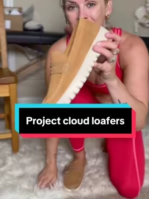 These loafers form project cloud are the perfect fall slip on shoes @Project Cloud #projectcloud #loafers #fallshoes #sliponshoes #leatherclogs 