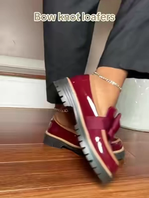 This is a cute work or school shoe #bowknotloafers #loafers #fallshoes  #workshoe 