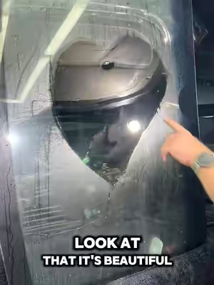 The oil film on the glass can easily lead to dangerous driving during heavy rainstorms and at night #carcare #CarClean #Windshield #automotive #tiktok