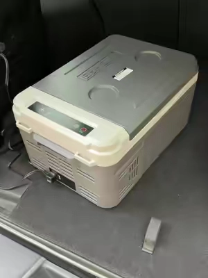 Esta hielera eléctrica EUHOMY funciona para mantener tus bebidas y alimentos bien fríos, ¡e incluso puede congelar! Es perfecta para el carro, la camioneta, el RV o para llevar de camping. Además, tiene control por Bluetooth desde tu celular, así que puedes ajustar la temperatura sin tener que abrirla#hielera #hieleraelectrica #hieleras #tiktokshopcreatorpicks 