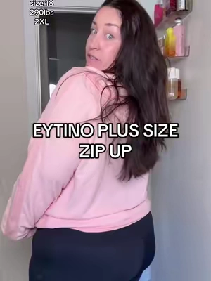 Perfect lightweight zip up for the fall #plussizefashion #eytino #zipup 