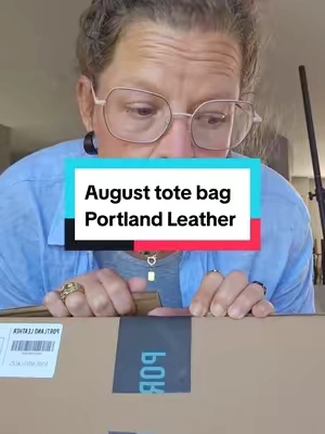 MAKE SURE TO CHECK YOUR COUPONS! This August tote bag from @PORTLAND LEATHER GOODS is beautiful 😍  #PLGpartner #purse #leathertotebag #leatherpurse #totebag 
