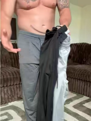 Im 6ft 32in waist rockin L #sweatpants #mensfashion 