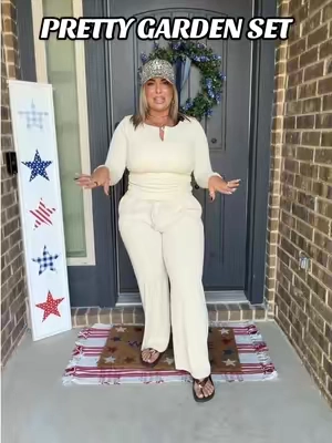 My go to sets!! So comfortable and you look so put together without even trying 🍂🤎🤏🏼 #twopieceset #easyoutfits #fallfashion #prettygarden #TikTokShopSummerSale @PrettyGarden 