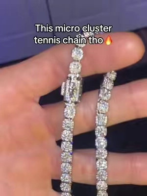 GLD killed it with this micro cluster tennis chain 🙌