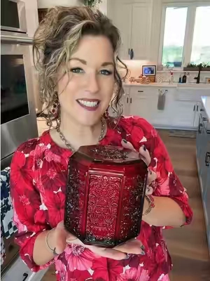 Gorgeous 50 ounce candle it would make a really good gift idea! #homefinds #homedecor #candle #candles #falldealsforyou  @QVC, Inc 
