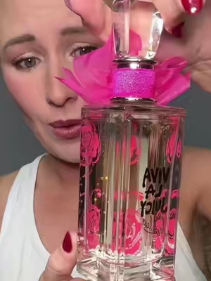Viva La juicy has been that girl since day one ! #juicycouture #vivalajuicy #perfume #tiktokshopbacktoschool #giftforher 