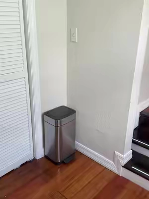 This is the perfect little trash can! #tiktokshopbacktoschool  #tiktokshopsummersale #SummerWins #summervibes 