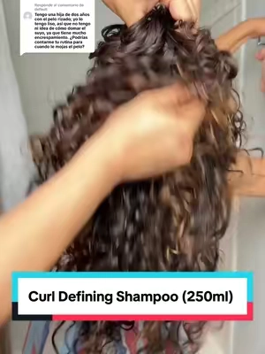 Respuesta a @default Esta rutina le cambió por completo el cabello rizado a mi hija. 💜 Empezamos con el shampoo para limpiar sin resecar, seguimos con la mascarilla para una hidratación profunda y terminamos con el leave-in para definir unos rizos suaves, brillantes y sin frizz. Si buscas una línea completa para cabello rizado, esta vale muchísimo la pena.@Bare Anatomy Haircare  #BareAnatomy #CabelloRizado #CurlyHairRoutine #RizosDefinidos #TikTokShopFinds