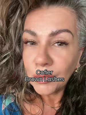 Brown lashes are a game changer. #lashclusters #brownlashextensions #nogluelashes @CofierLashes-Kiki 