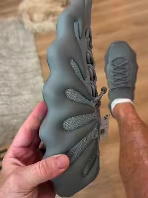 #tiktokshopcreatorpicks #tiktokshopbacktoschool #yzy #yeezy #adidas 
