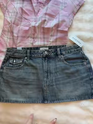 Is this not the cutest jean skirt?!! 💕 ##jeanskirt##backtoschoolshopping