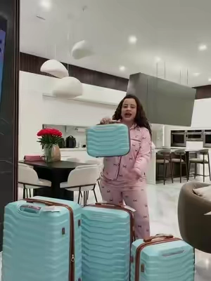 maletas de viaje con candado TSA. Si viajas seguido, un buen juego de maletas hace toda la diferencia. Estas incluyen varias medidas para cualquier tipo de viaje, ruedas giratorias 360°, candado TSA para mayor seguridad y un diseño resistente que además llama la atención. #maletas #viaje #equipaje #travel #tiktokshop 