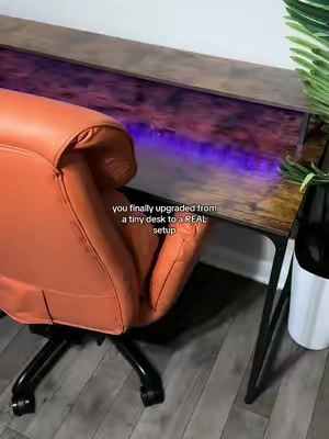 If your current desk feels cramped, this upgrade gives you all the space you’ve been missing 👀 #GamingDesk #SetupGoals #DeskMakeover #PCSetup #homeofficesetup 