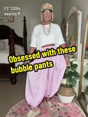 Obsessed with these bubble pants #baggypants #comfyoutfit #balloonpants #womensfashion #fashionover40 