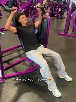 #trackpants #workoutfits #fashiontiktok #calmfits 