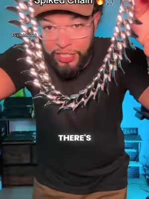 This bold Vitaly stainless steel necklace is by far my favorite Chan right now. The Vitaly Paralyze chain is a statement piece like other chain out! 3 colors to pick from! Makes for an amazing gift idea!  #necklace #stainlesssteel #punk #summersales #creatorsearchinsights 