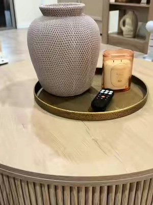 Coffee table con storage!
